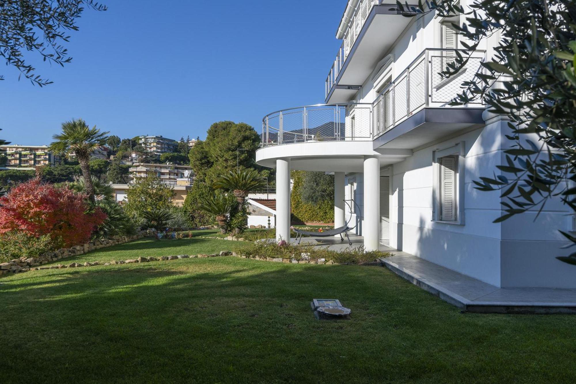 La Lincolnia - With Garden And Seaview - Happy Rentals 圣雷默 外观 照片